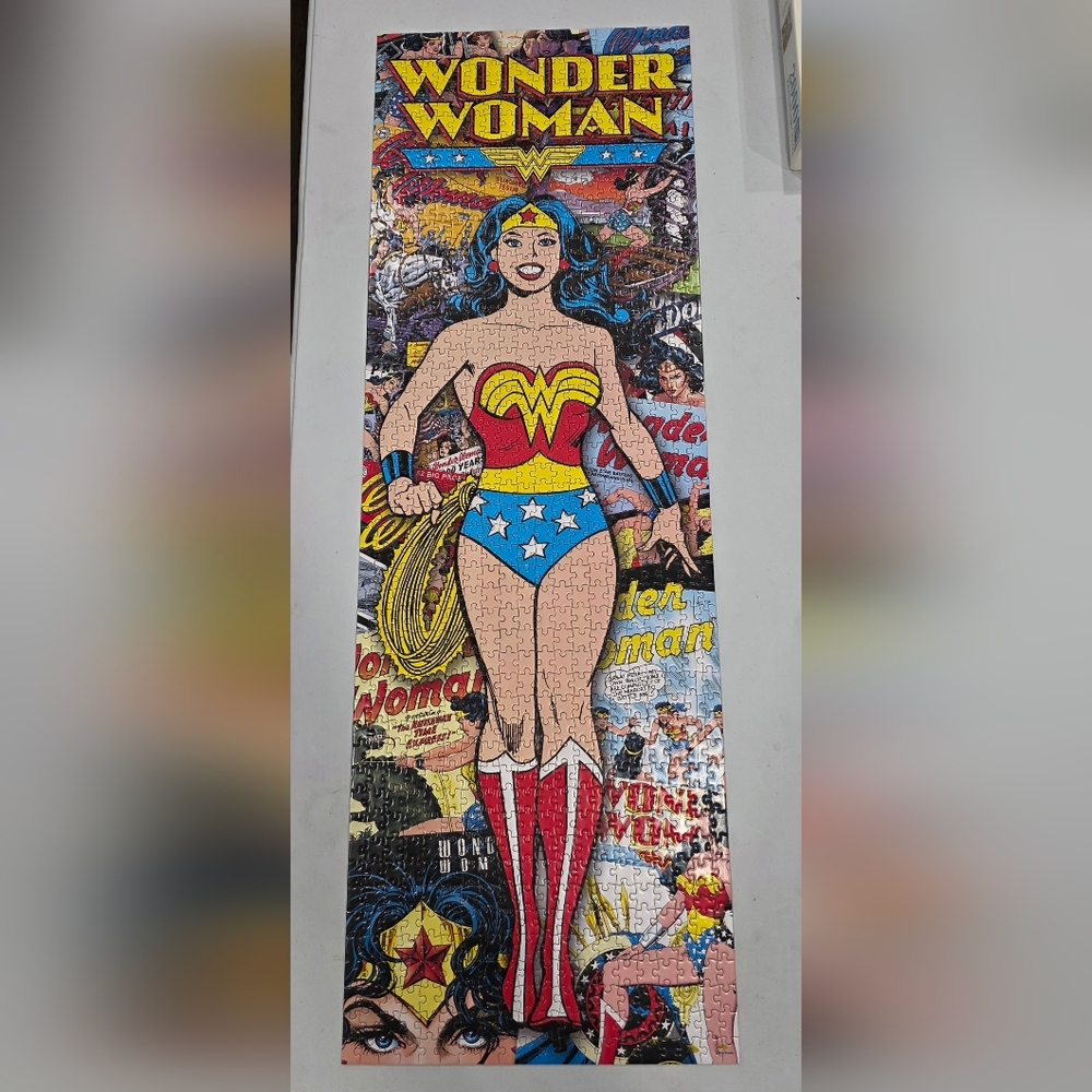 Wonder Woman Puzzle Plush - Picture 4 of 4